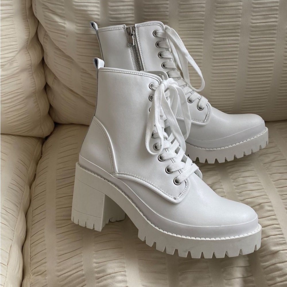STEVE MADDEN Bloomed laced up boot